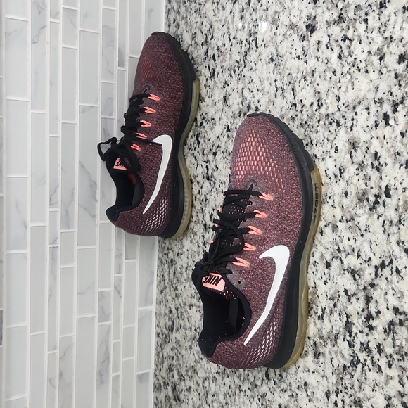 Black Lava Glow Nike Zoom All Out Low Running Shoes sz 10 - 878671-002 sneakers - Picture 3 of 6